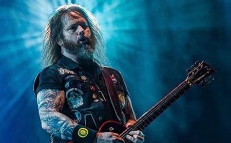 Gitaris Slayer Mengarantina Diri Usai Tunjukkan Gejala COVID-19