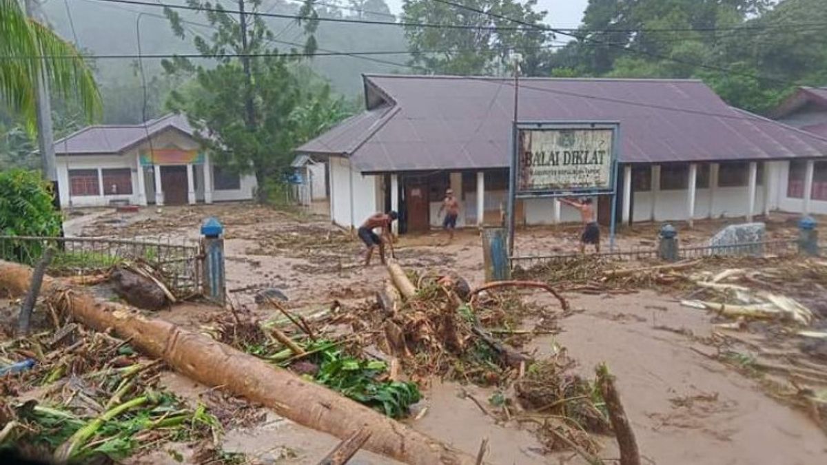 Papua Today: Heavy Rain Causes Floods In Serui, Yapen Islands
