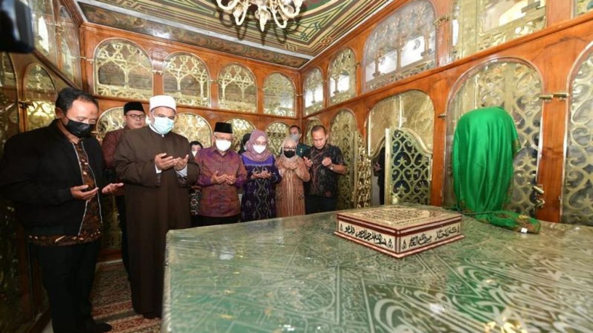 Vice President Maruf Amin Zirah Tomb Sheikh Ibnu Athaillah In Cairo Egypt