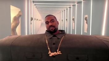 Le Nouveau Nom De Kanye West N’est Que De Deux Lettres !