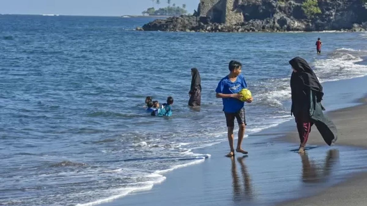 Holtekamp Beach Often Swallows Drowning Victims, Jayapura City Government Builds Evacuation Post