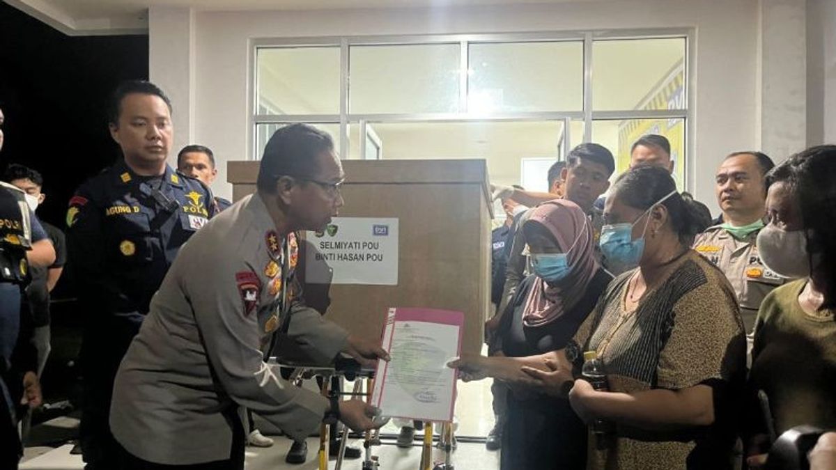 Identified, 2 Landslide Victims In Gorontalo Handed Over To Their Families