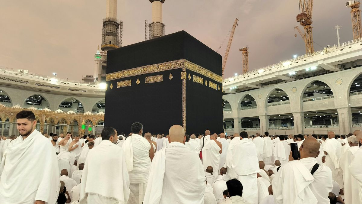 Tips Sehat Menjalani Ibadah Umrah saat Musim Dingin