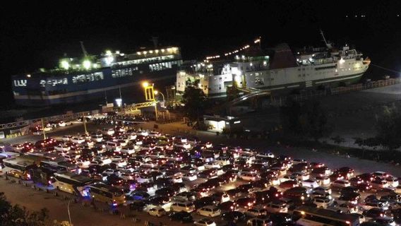 Police Direct Motorized Distribution From Bakauheni To Panjang Harbor