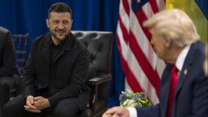 Presiden Zelensky Bahas Penguatan Pertahanan Udara Kyiv dengan Presiden Trump