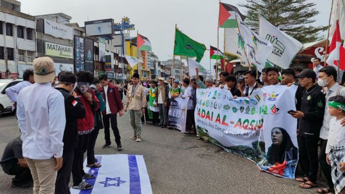 Bela Palestina, Ratusan Masyarakat Bengkulu Gelar Aksi di Simpang Lima Ratu Samban