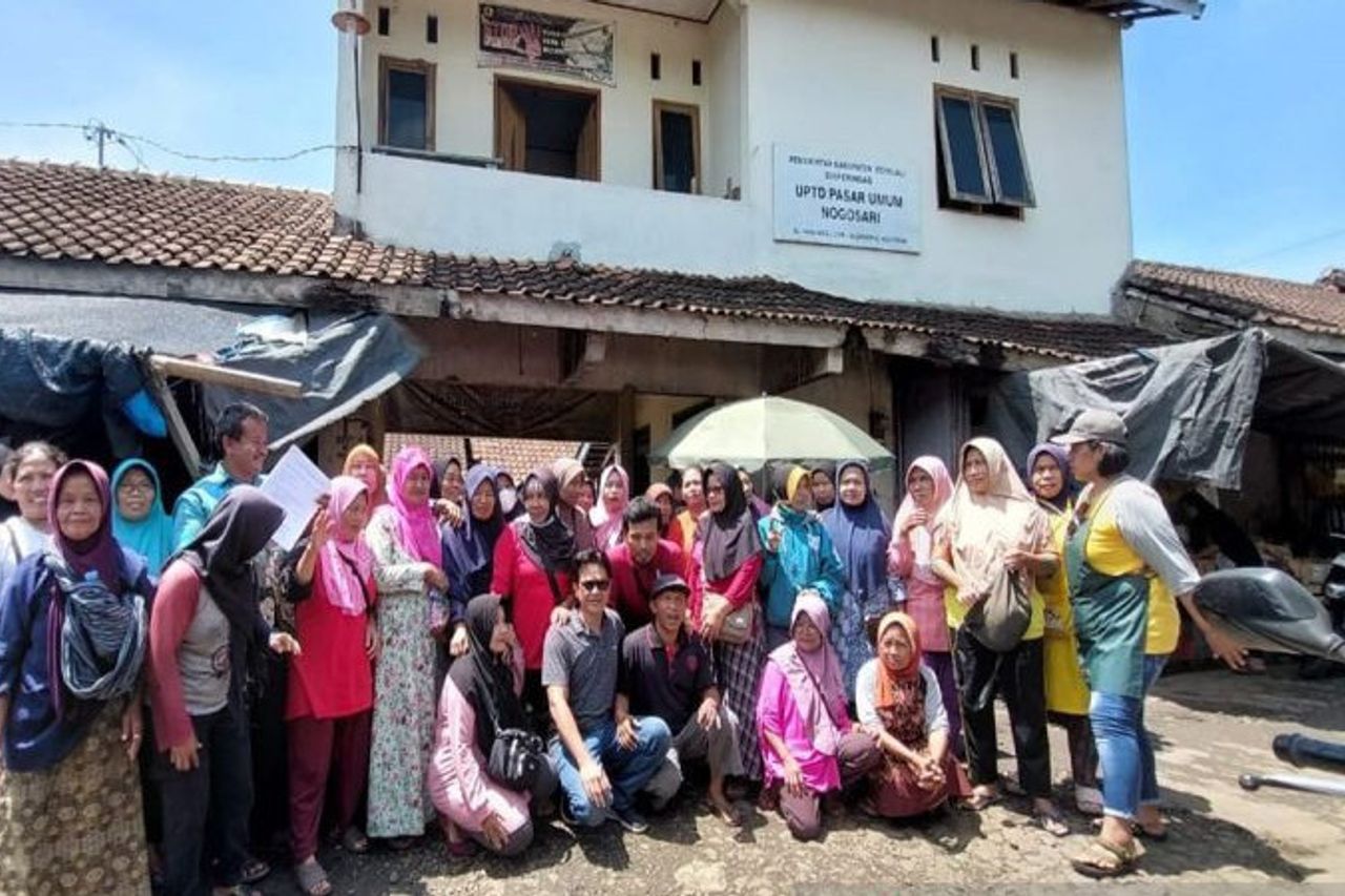 New Locations Prone To Floods, Hundreds Of Rejosari Market Traders Boyolali Demo Reject Relocation