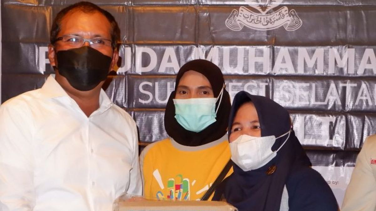 Pemuda Muhammadiyah Sulsel Bagikan Sembako untuk Warga Terdampak COVID-19 di Makassar