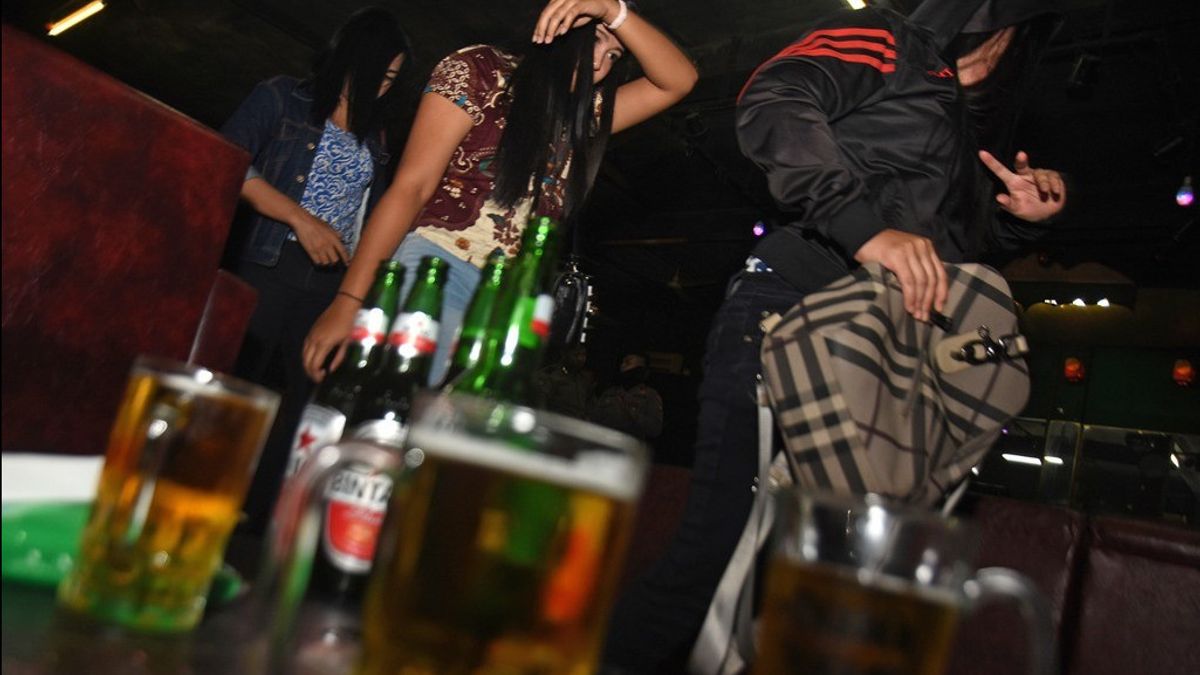 Ahead Of Christmas And New Year, Officers Raid Nightclubs In Bogor, 6 People Positive For Drugs