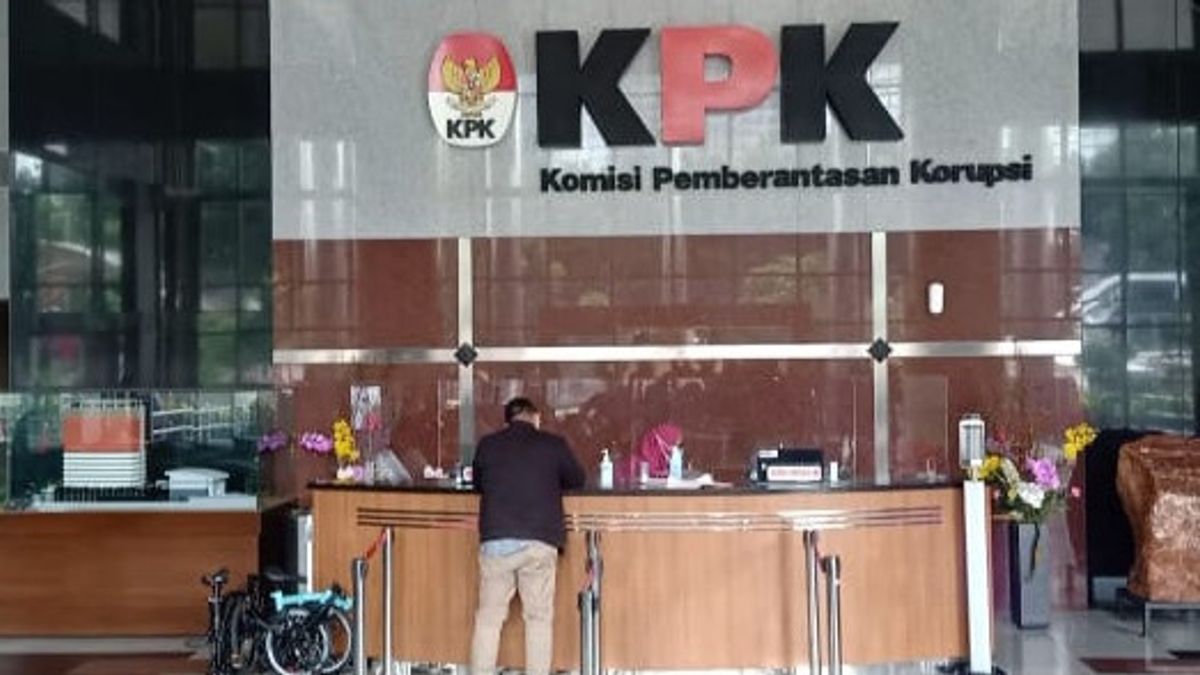 Operator Ihsan Yunus Bawa 2 Sepeda Brompton ke KPK Terkait Suap Bansos