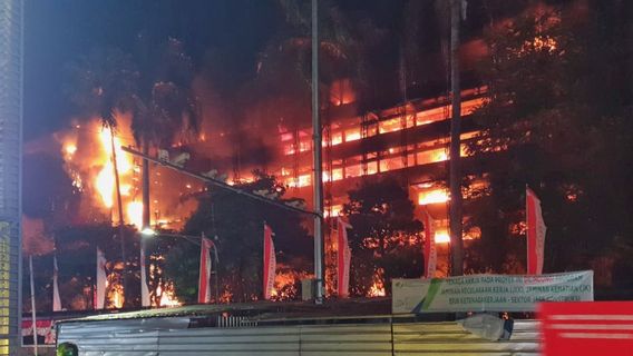 Gedung Kejaksaan Agung Terbakar, Tahanan Dievakuasi