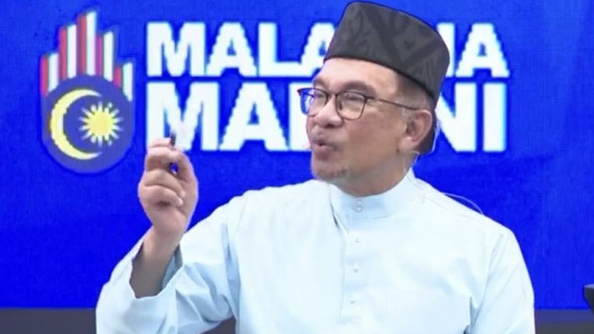 Anwar Ibrahim Sendungkan Bengawan Solo Even Though He Prefers The Song Azizah