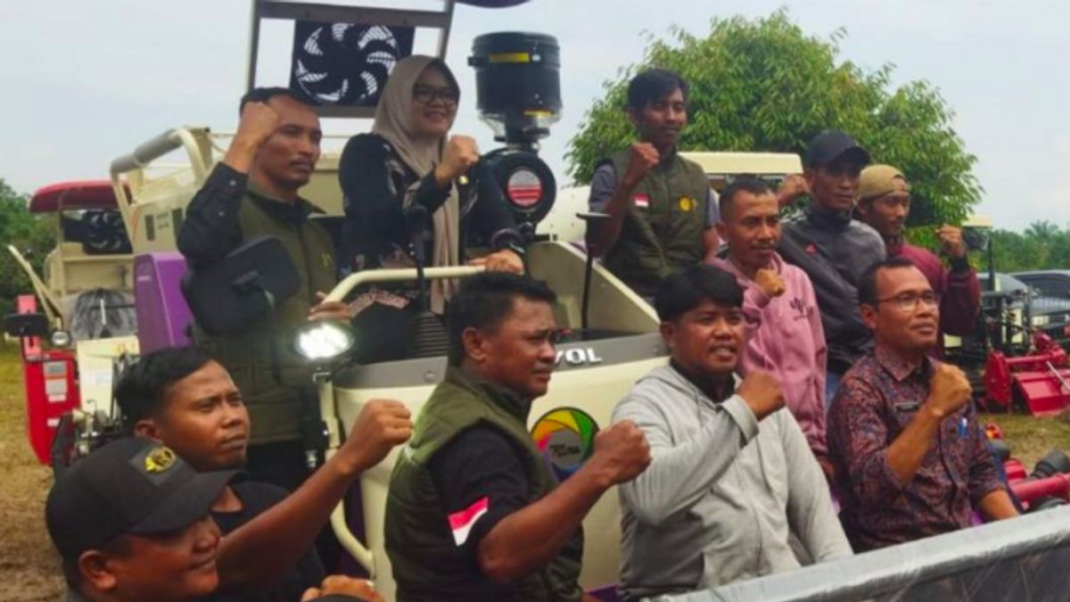 ar, trois fois par an, ce projet de plantation de riz, est organisé à Tanjung Jabung Timur.