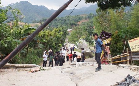 DPRD Bogor Minta  Pemkab Perbaiki Fasilitas Terdampak Pergerakan Tanah