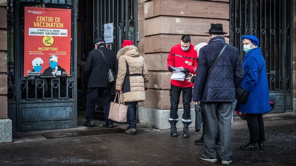 Français Parlement Approuve Les Termes Du Certificat De Vaccin Contre La COVID-19, Valide Dans Les Lieux Publics Pour Les Trains Longue Distance 