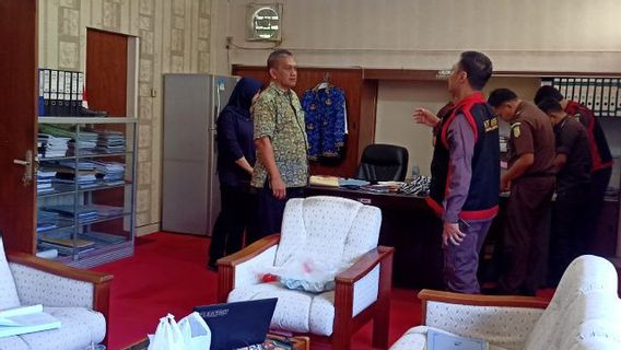 Dugaan Korupsi Tambang Pasir Besi di NTB Terus Berlanjut, Gilran Dinas ESDM Digeledah Jaksa