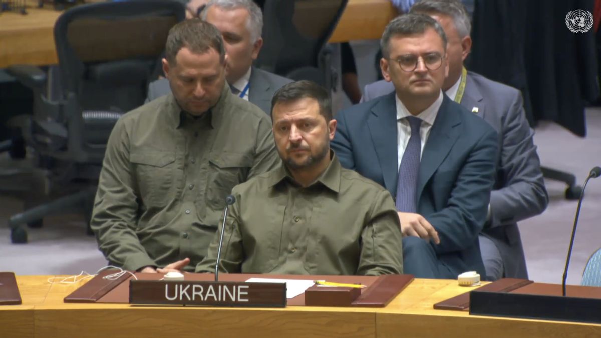 Presiden Ukraina Zelensky Desak Negara Barat Terus Menekan Rusia