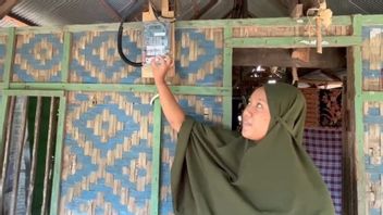 3,861 Underprivileged Families in South Sulawesi Receive Free Electricity Installation Assistance from the Government