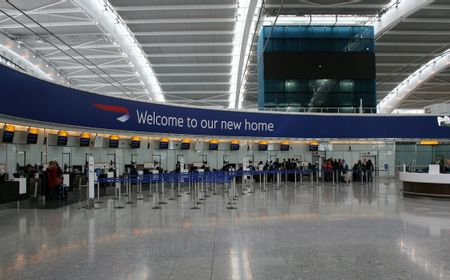 Bandara Heathrow London Uji Coba Sistem Pemeriksaan Digital Sertifikat Vaksin COVID-19