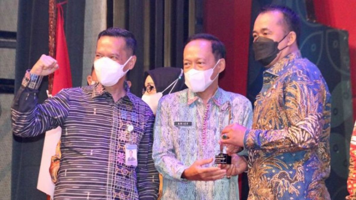 Bank Indonesia Berikan 2 Penghargaan pada Pemkot Medan