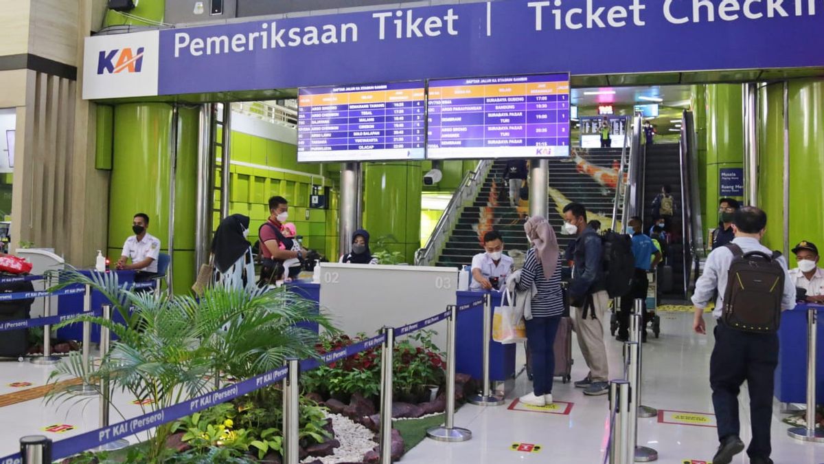 D-7 Lebaran, There Are Already 24,600 Travelers Returning Home From Senen And Gambir Stations