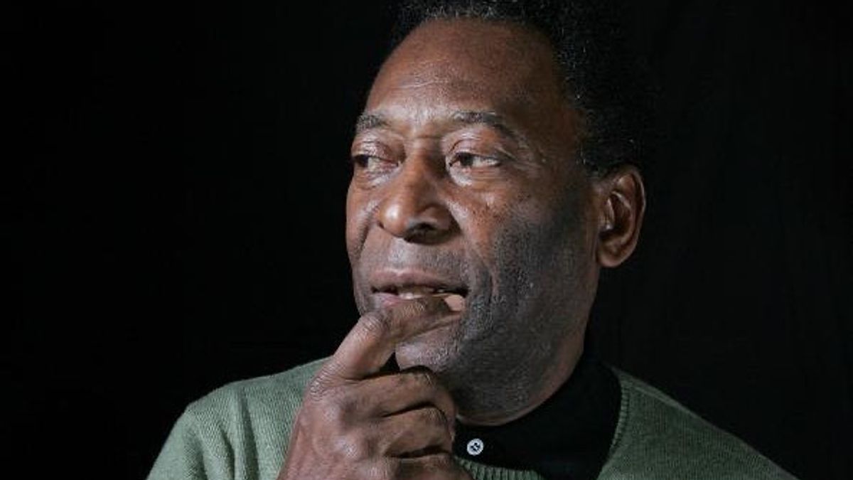 Pele Returns To Hospital For Routine Treatment For Cancer Suffering