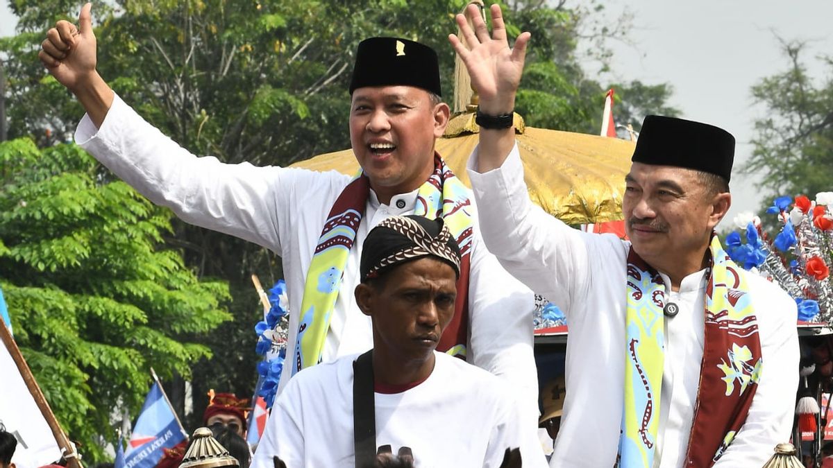 The Pair Tri Adhianto-Harris Bobihoe Unggul In The Latest Survey Of Bekasi Pilwalkot