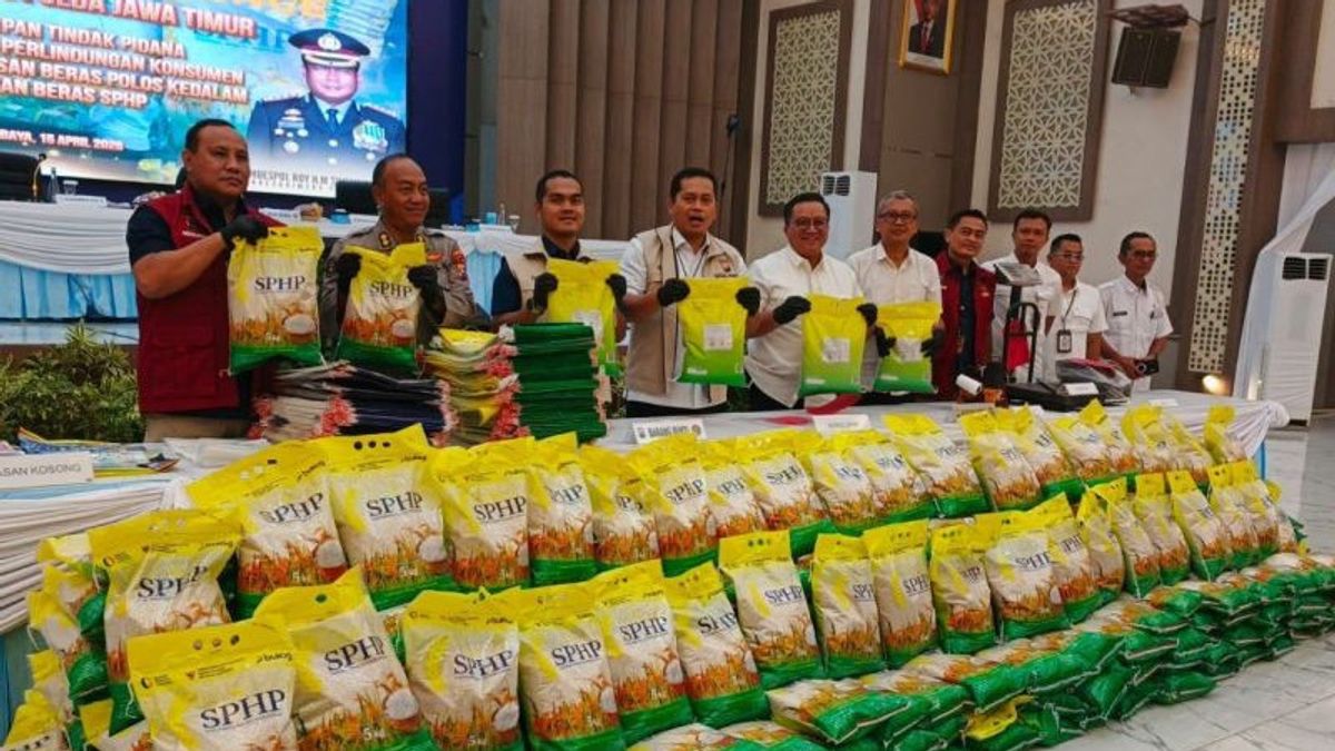    Polda Jatim Bongkar Peredaran Beras SPHP Palsu di Probolinggo, 400 Kemasan 5 Kg Disita