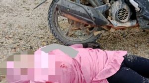 イード・アル・フィトルが警察に逮捕される前日、ピナン・ラカ・カルバルでピンクの服を着た女性殺害の犯人
