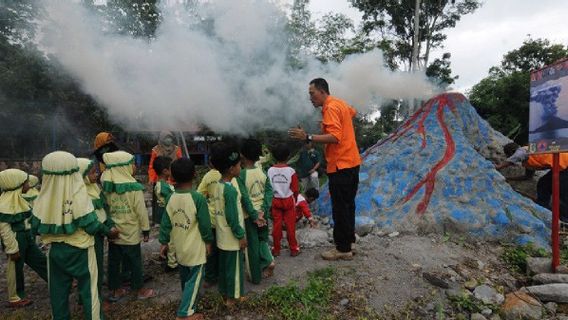 Petaka Hantui Sekolah di Pesisir Pantai, Akankah Wacana Disdik Mataram NTB Edukasi Kebencanaan ke Pelajar Terwujud?