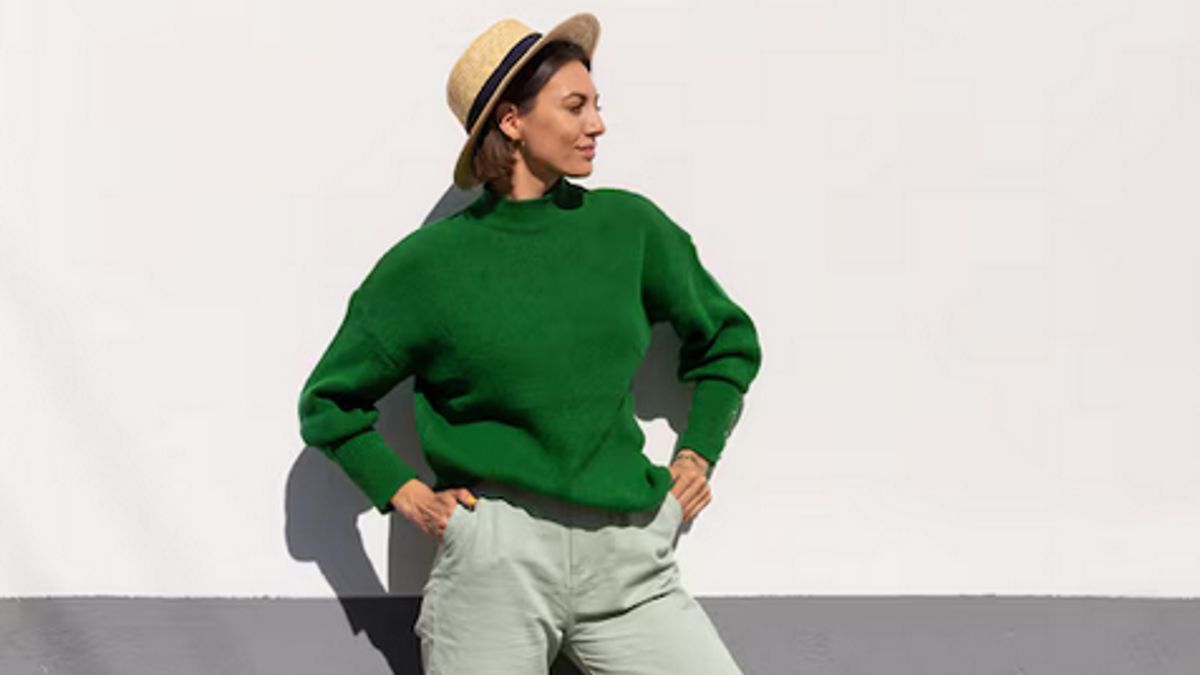 厌倦了中性色彩的着装,这是6个低菜服装风格的提示,它们不显眼和相称