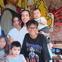 Banyak Anak Bikin Sheila Marcia dan Dimas Akira Lebih Betah di Rumah