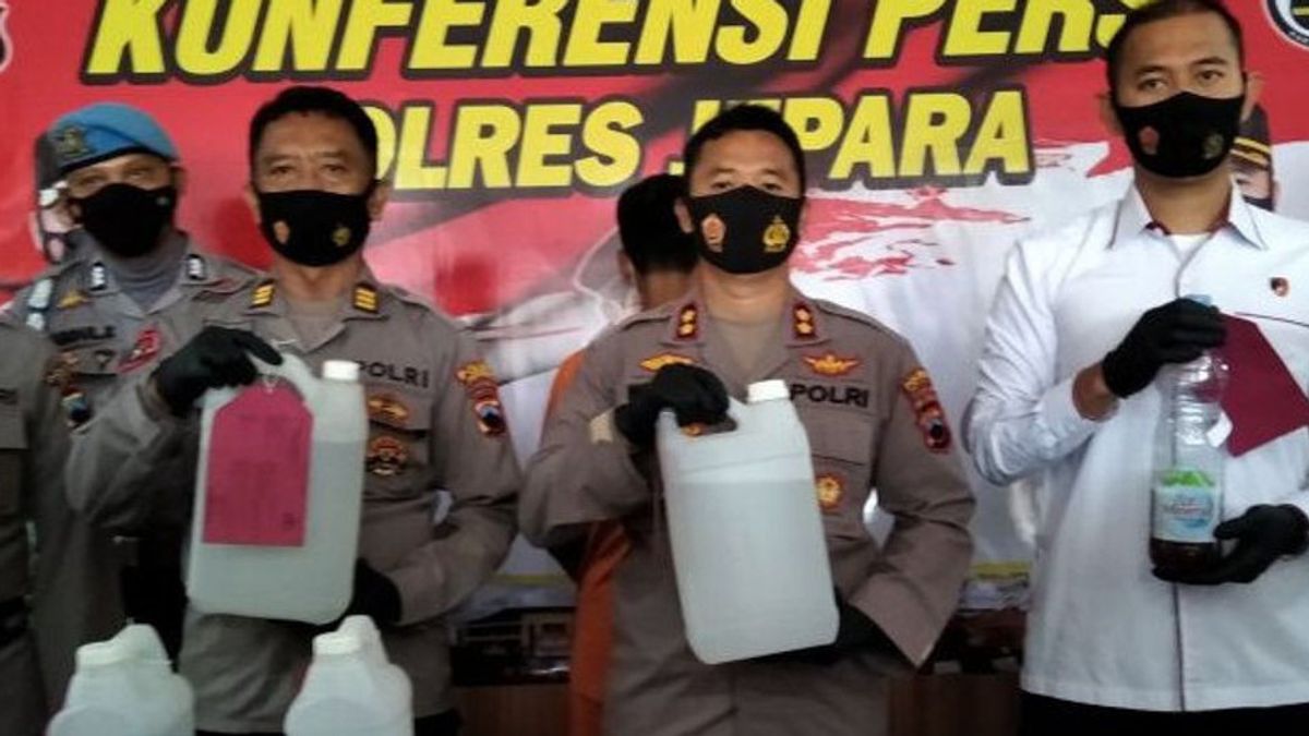 Police Find Out The Content Of Deadly Oplosan Alcohol In Jepara That Can Kill 9 People