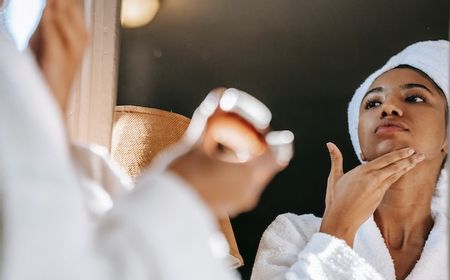 Sering Diabaikan, Ini Alasan Mengapa Anda Perlu Lakukan Double Cleansing Tiap Hari