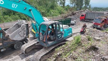 Illegal Sand Mines At The Mount Merapi Trench Were Raided, Heavy Equipment Was Secured At The Magelang Police