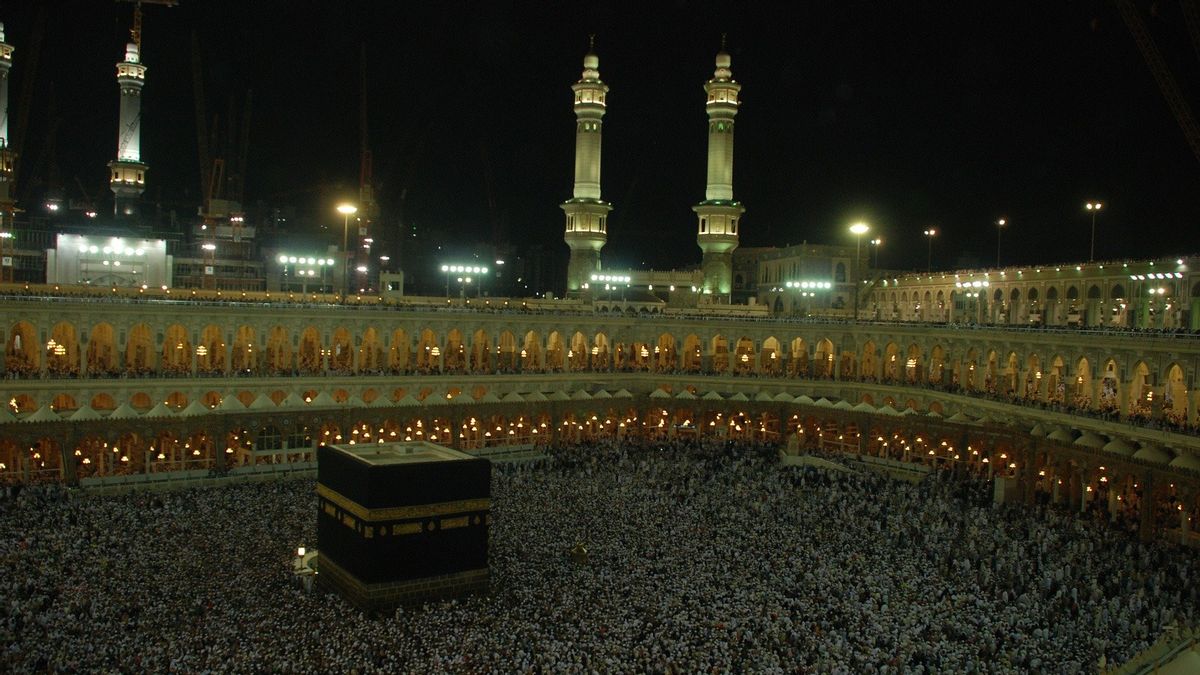 Banning Pilgrims From Abroad, The Government Of Saudi Arabia Performs Limited Hajj