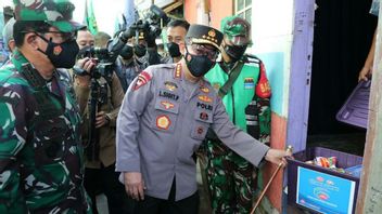 Commémorant L’Aïd Al-Adha, La Police Distribue De L’aide Sociale Et Des Animaux Sacrificiels Dans Toute L’Indonésie