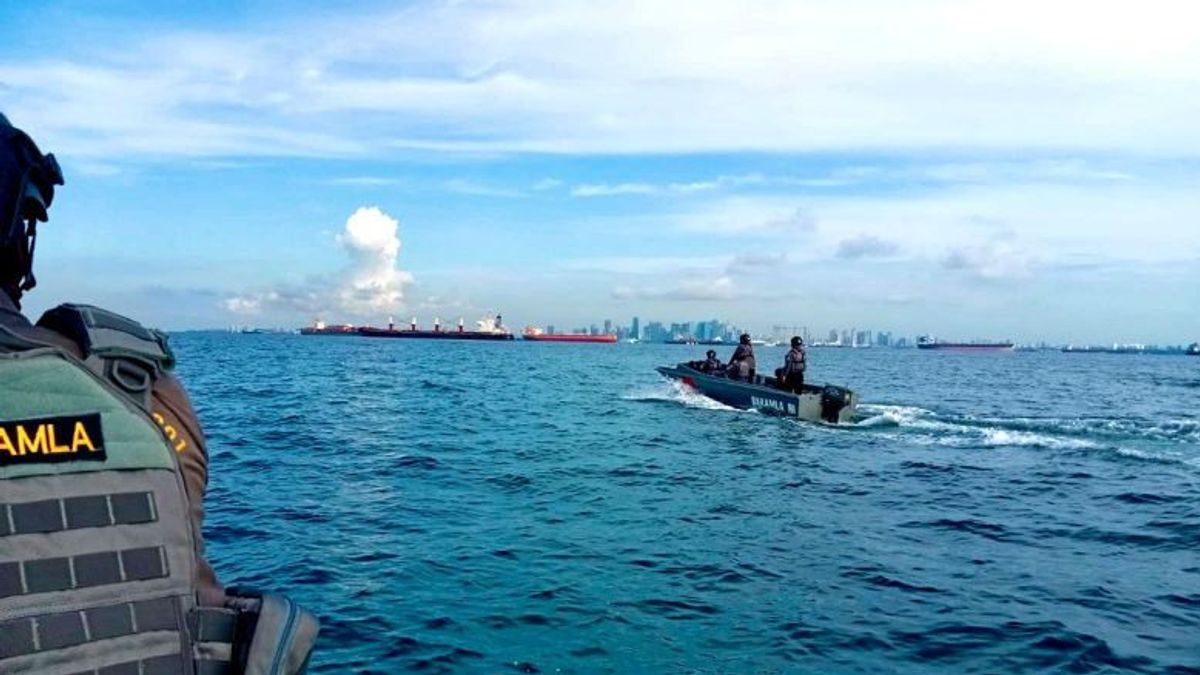 Bakamla Usir 5艘中国国旗船只Labuhkan Jangkar in Bintan Kepri Waters