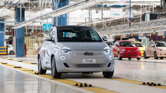 Qui achète un peu, la Fiat cesse de production de 500e par mois