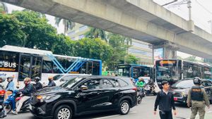 Terganggu Lihat Bus Transjakarta Parkir di Blok M, Pramono: Kami Tanggung Jawab Atur Supaya Tertib 