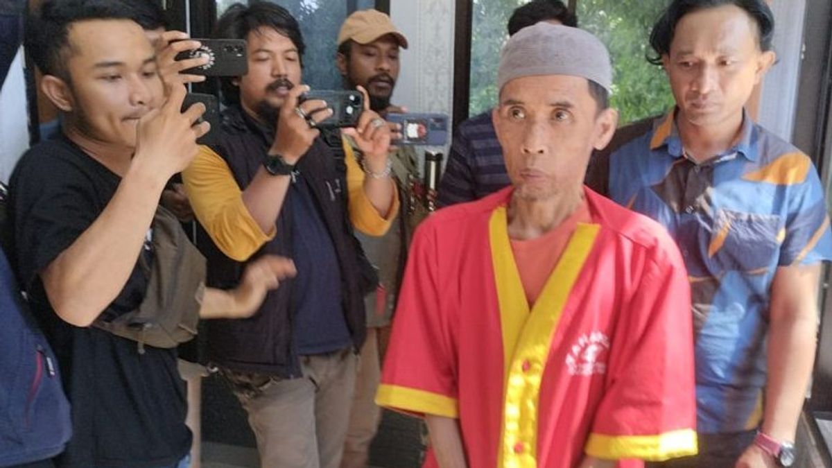   Menyamar Jadi Santriwati, Pria Asal Gowa Tipu Karyawan Tambang di Kalimantan