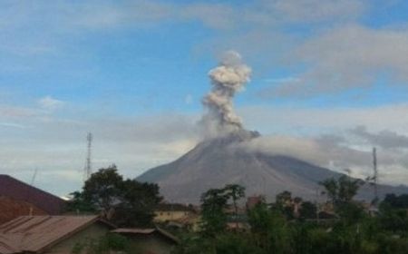 Dua Kali Erupsi, Gunung Sinabung Semburkan Abu Vulkanik 1.000 Meter