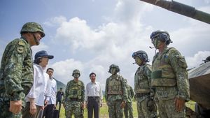 Presiden Taiwan Tsai Ing-wen Tetap Santai Hadapi Serangan China