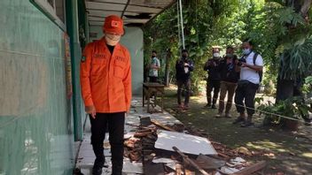 Joyontakan Solo Elementary School Ceiling Collapses, Gibran Ensures School Renovations Next Year