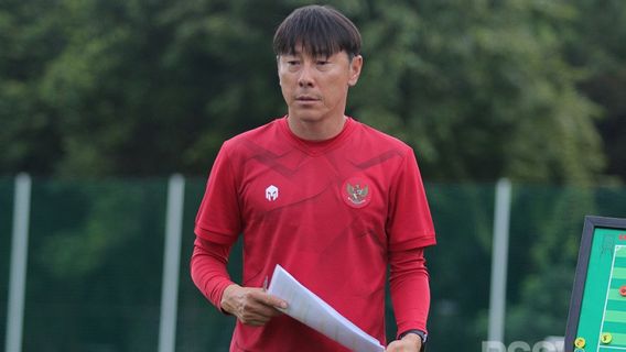 Photo virale d’un joueur de l’équipe nationale indonésienne mangeait nouvel instantané pendant que TC en Turquie, Shin Tae-yong donne une réprimande dure