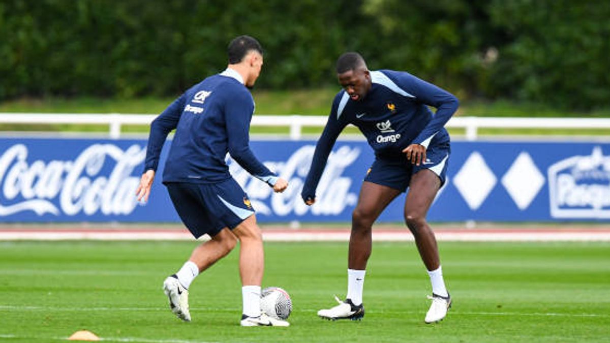 Ibrahimahima Konate s’entraîne avant le match Français vs Belgique