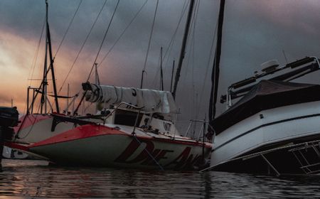 Perahu Layar Tenggelam DIhantam Badai di Palermo Sisilia, 7 Orang Hilang