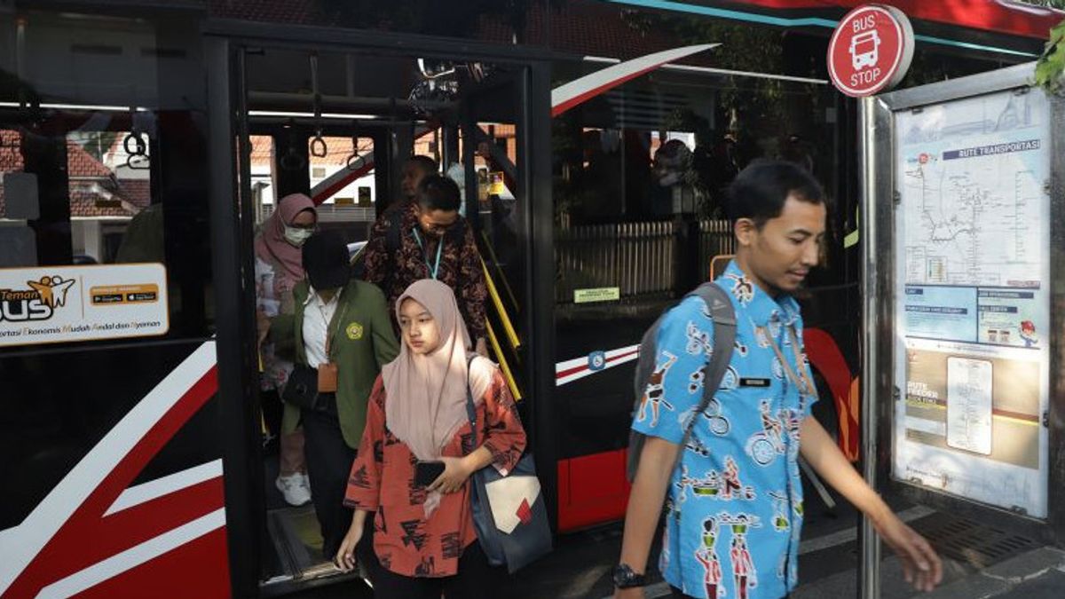 ASN Surabaya Diwajibkan ke Kantor Gunakan Angkot Tiap Jumat