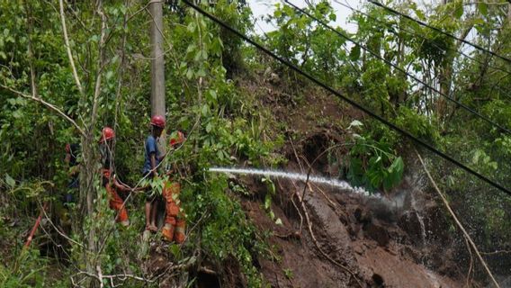 ブキットメノレクロンプロゴで雨が続く、BPBDは住民に地滑りに注意するように思い出させます