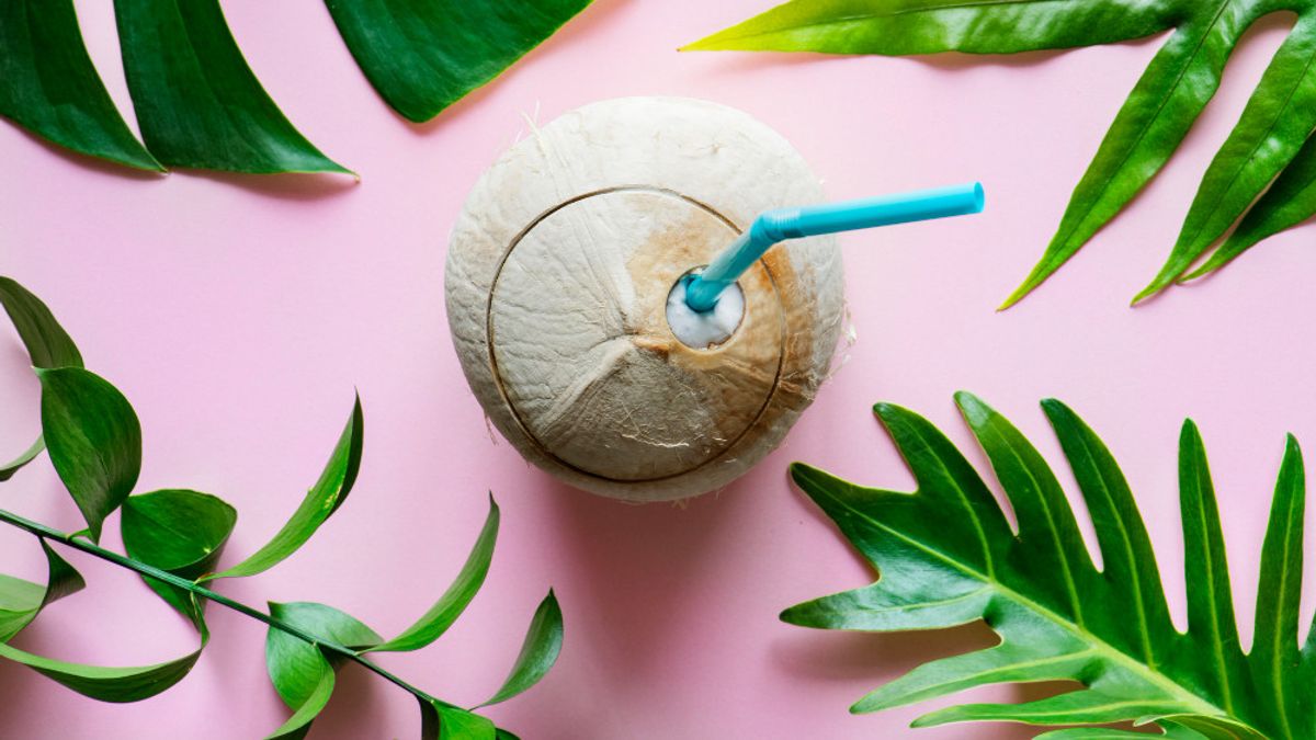 From Overcoming Dehydration To Detoxification, Get To Know The 10 Benefits Of Young Coconut Water